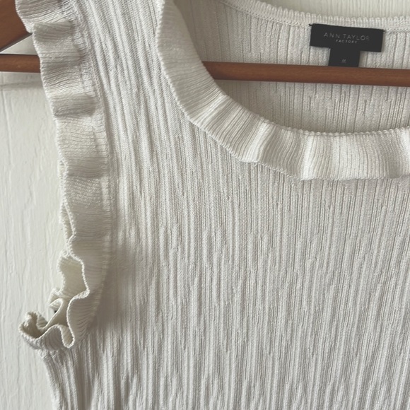Ann Taylor Ruffle Tank - Picture 2 of 3